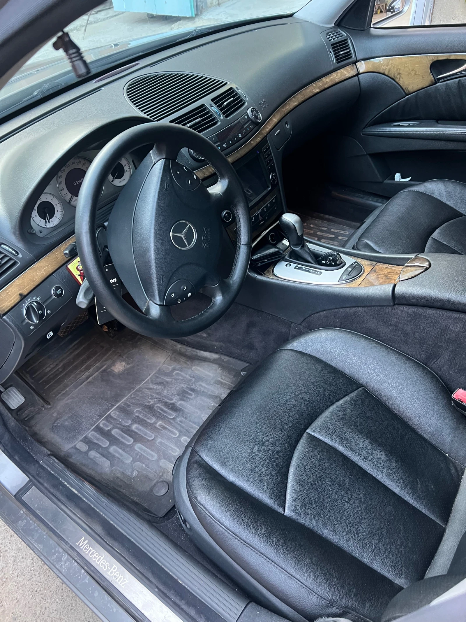 Mercedes-Benz E 320 4x4 LPG, снимка 5 - Автомобили и джипове - 53953267