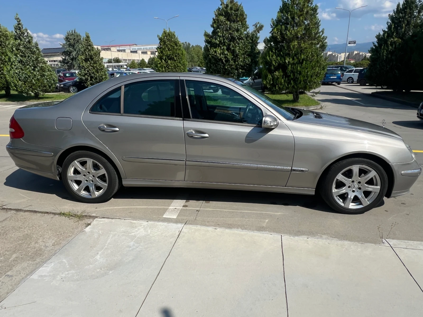 Mercedes-Benz E 320 4x4 LPG, снимка 2 - Автомобили и джипове - 53953267