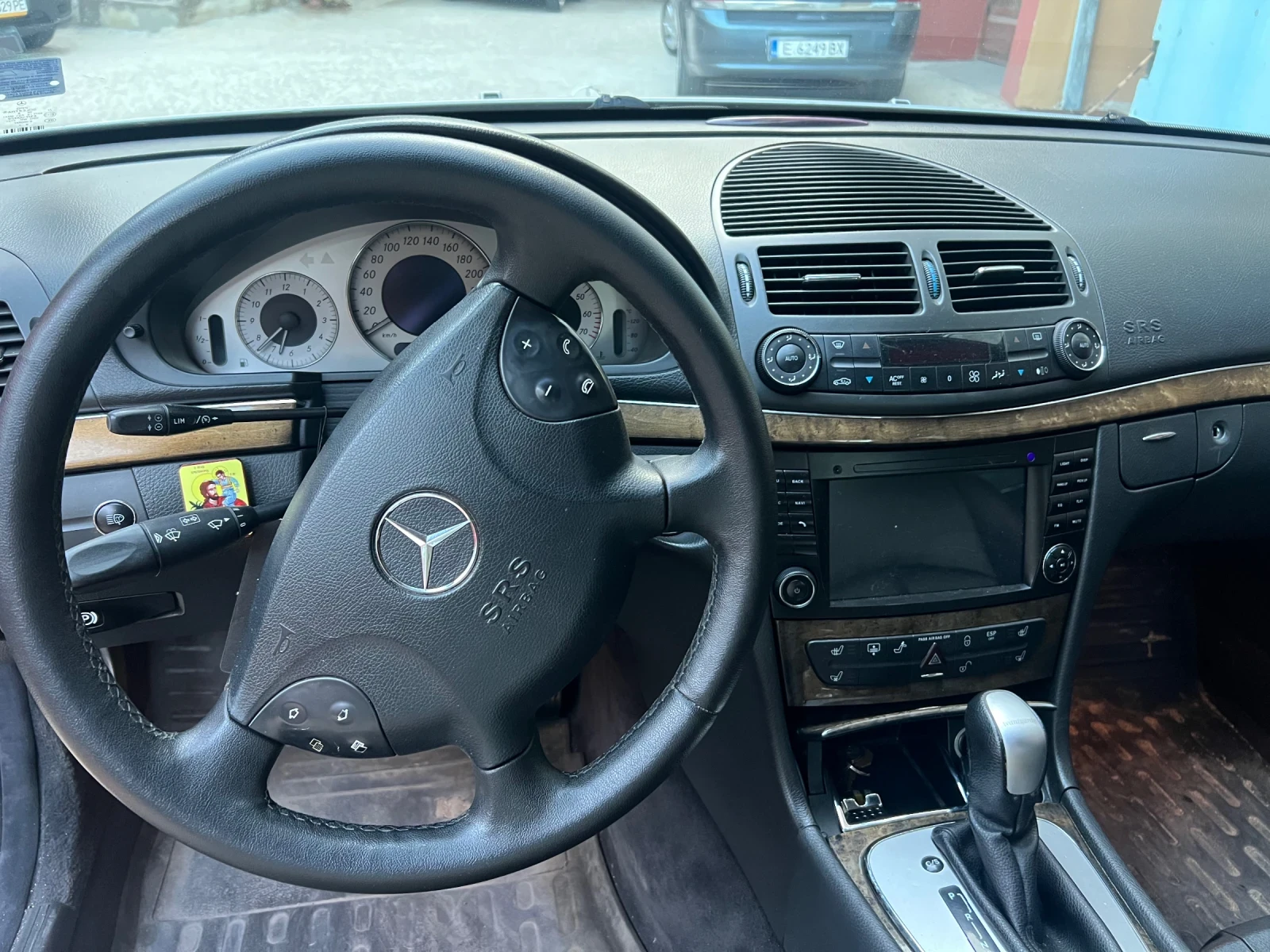Mercedes-Benz E 320 4x4 LPG, снимка 7 - Автомобили и джипове - 53953267