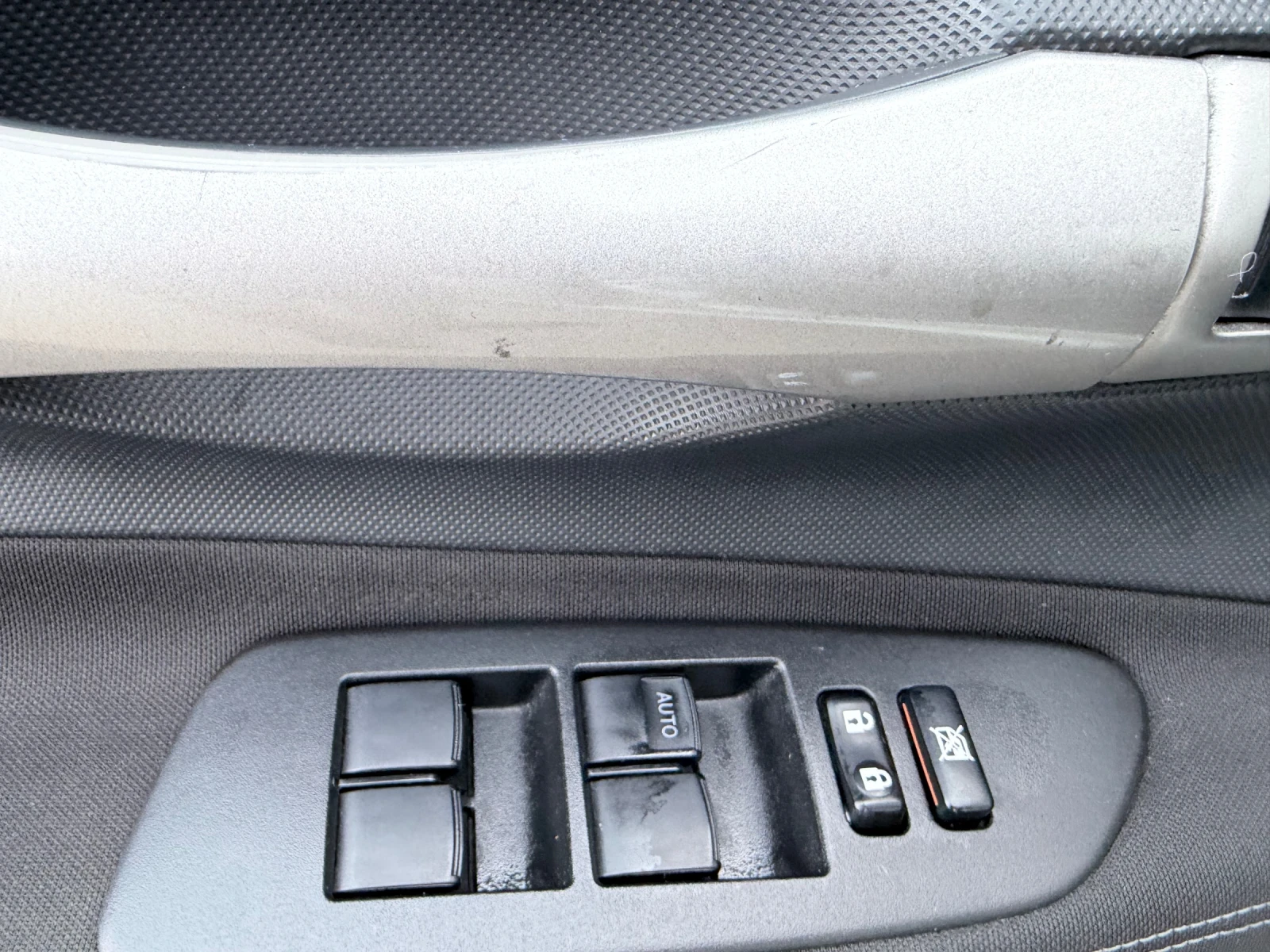 Toyota Auris, снимка 14 - Автомобили и джипове - 54050723