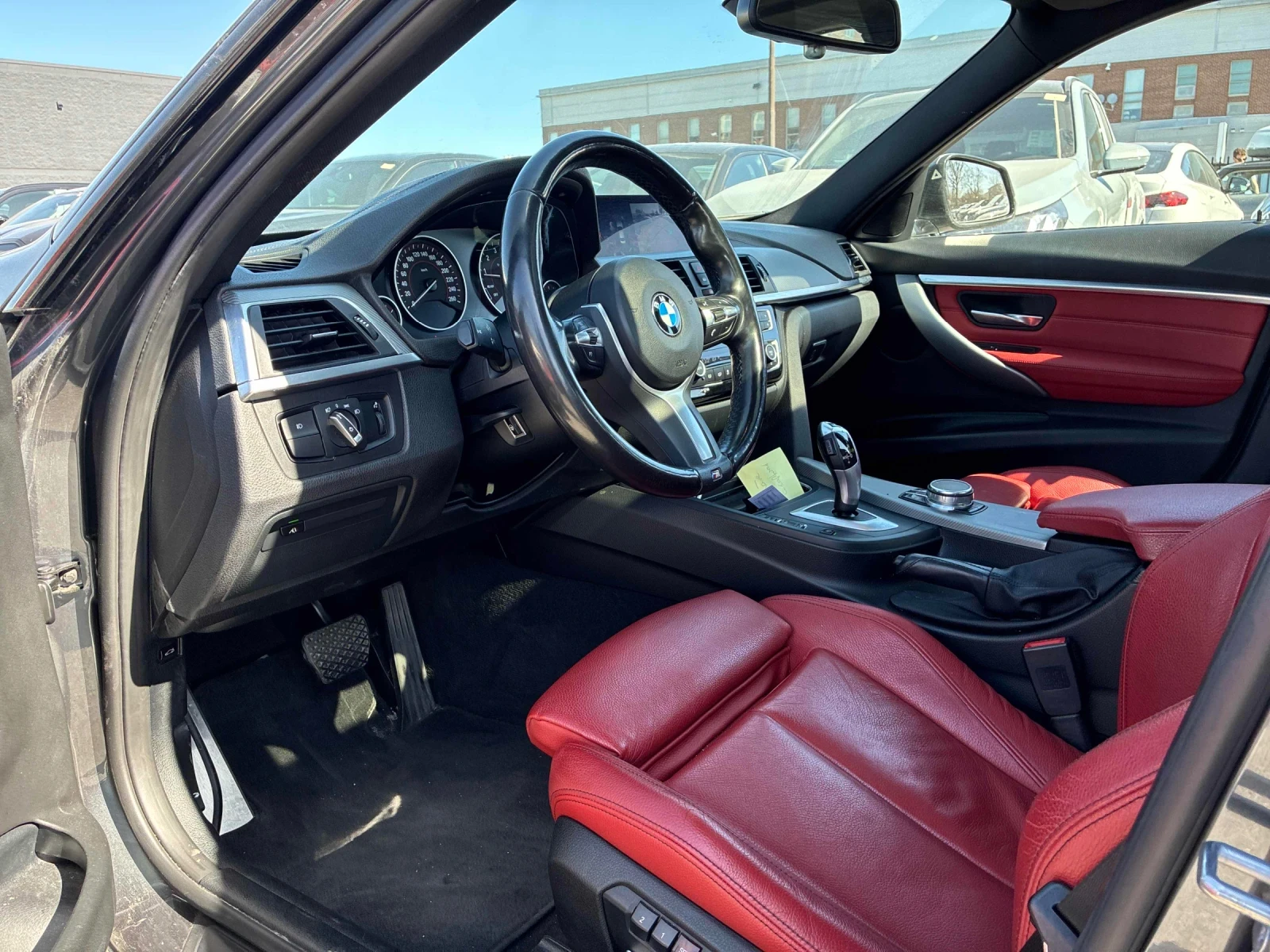 BMW 330 xDrive * М ПАКЕТ * ПОДГРЕВ * ПАНОРАМА * CARFAX, снимка 6 - Автомобили и джипове - 54903628