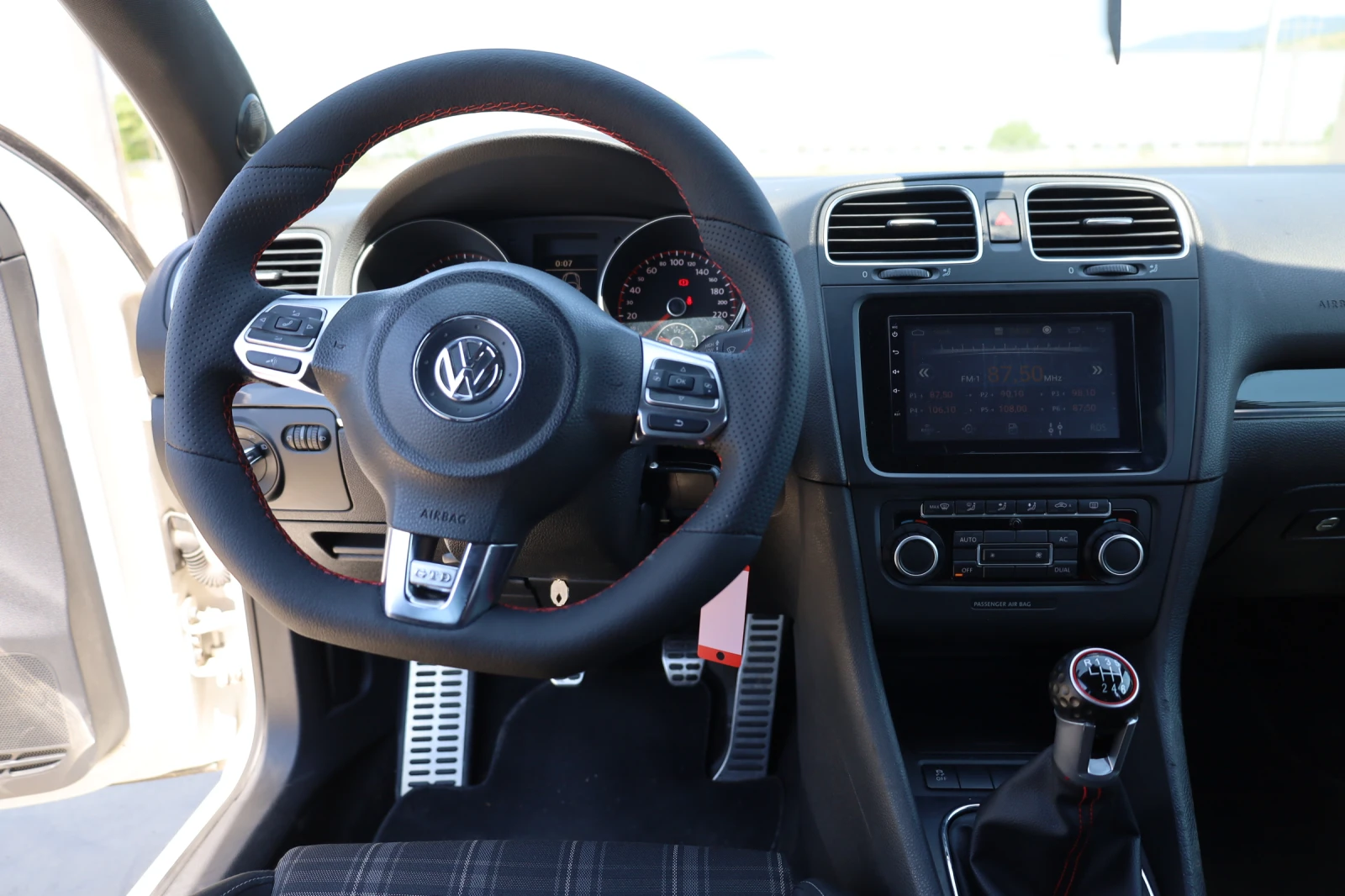 VW Golf GTD 2.0 TDI, снимка 9 - Автомобили и джипове - 55067996