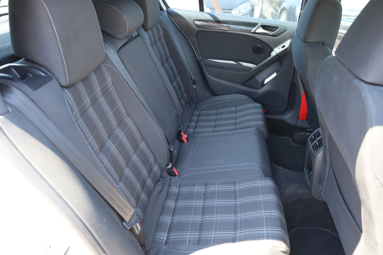 VW Golf GTD 2.0 TDI, снимка 14 - Автомобили и джипове - 55067996