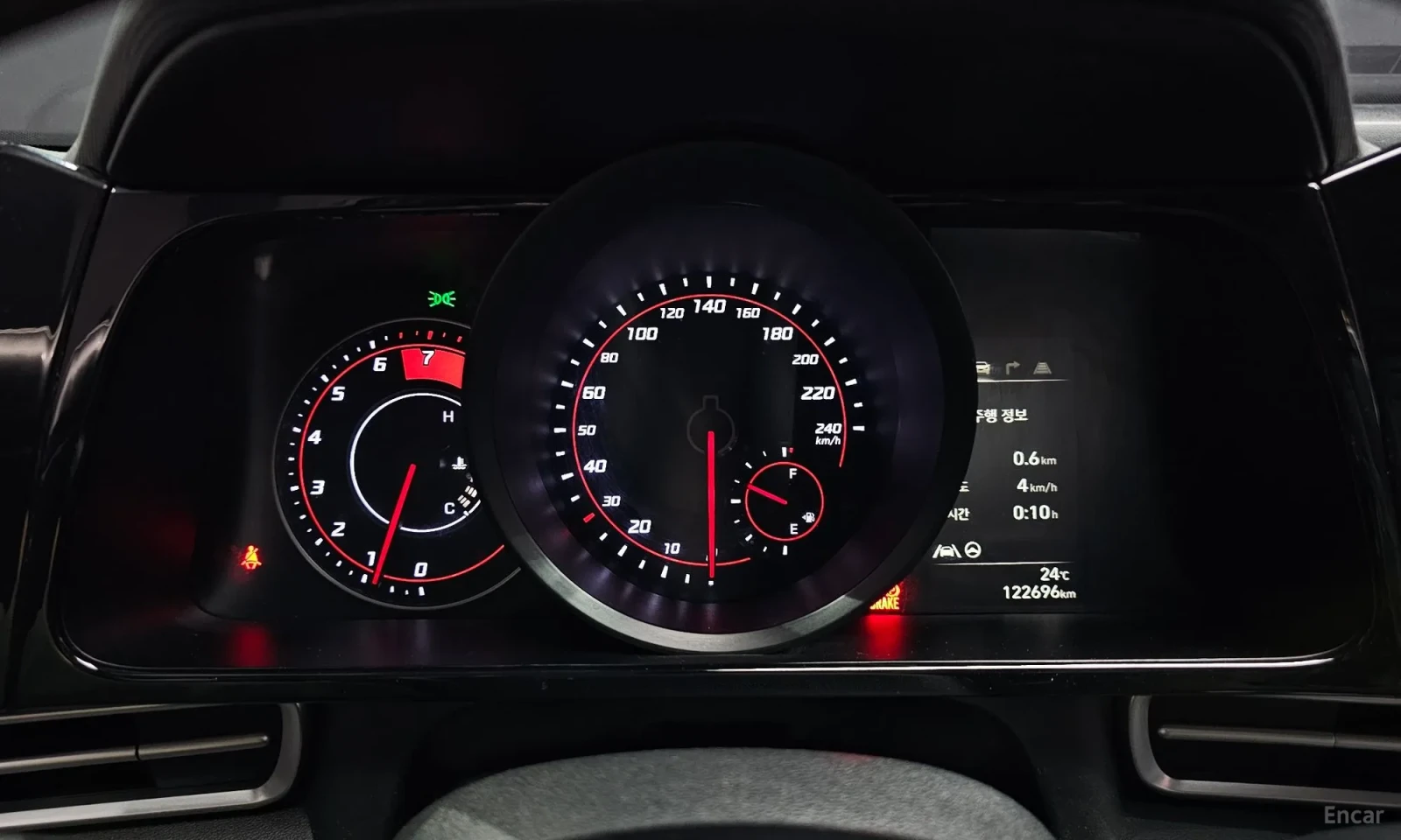 Hyundai Elantra, снимка 8 - Автомобили и джипове - 55188312