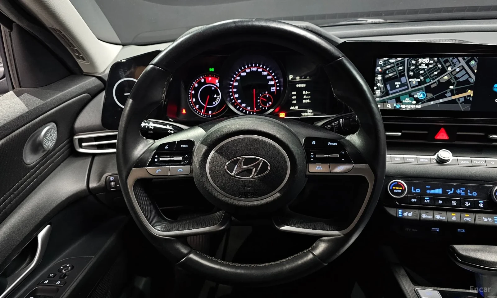 Hyundai Elantra, снимка 13 - Автомобили и джипове - 55188312