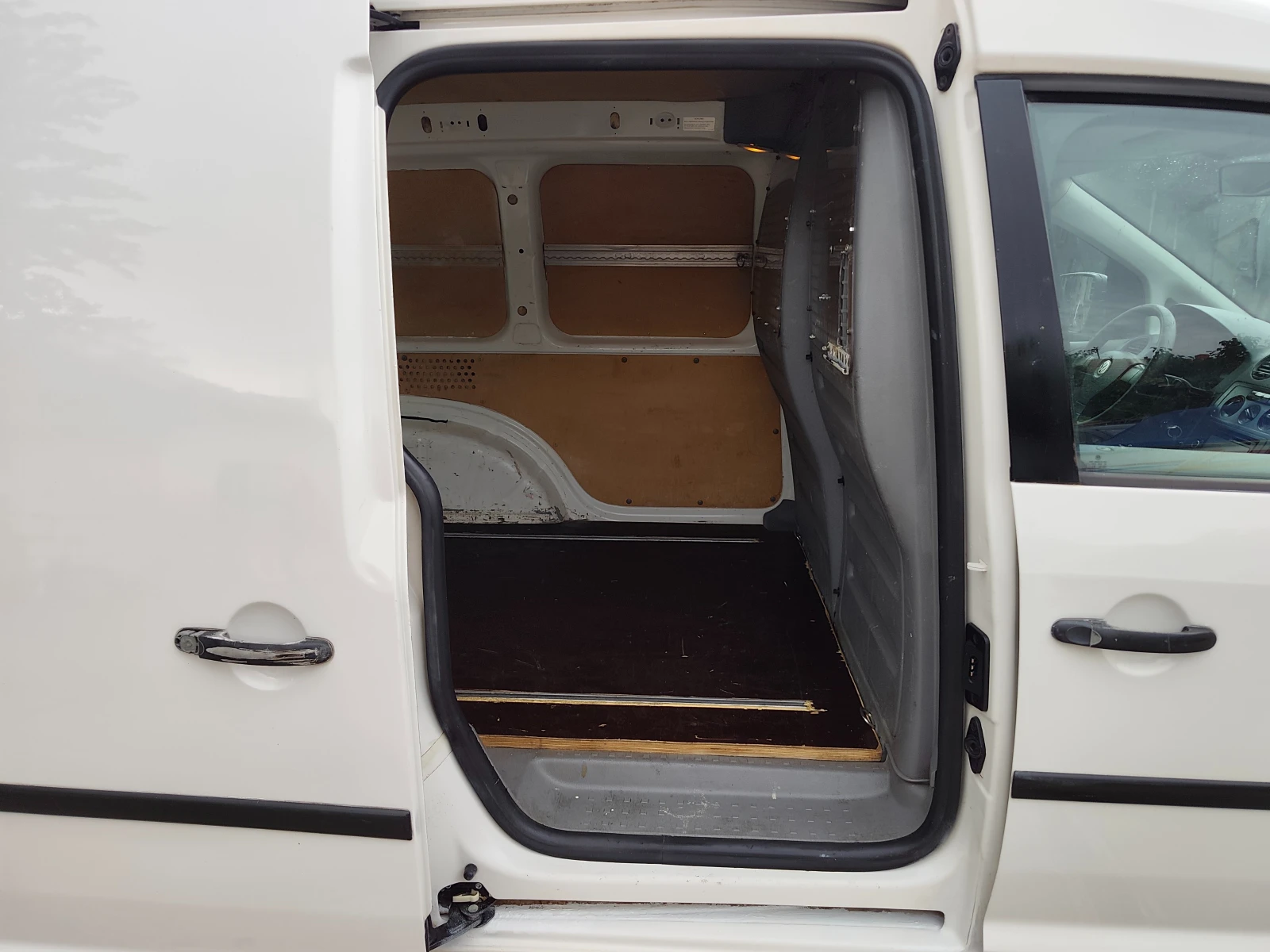 VW Caddy 1.9TDI КЛИМАТИК, снимка 10 - Автомобили и джипове - 55380098