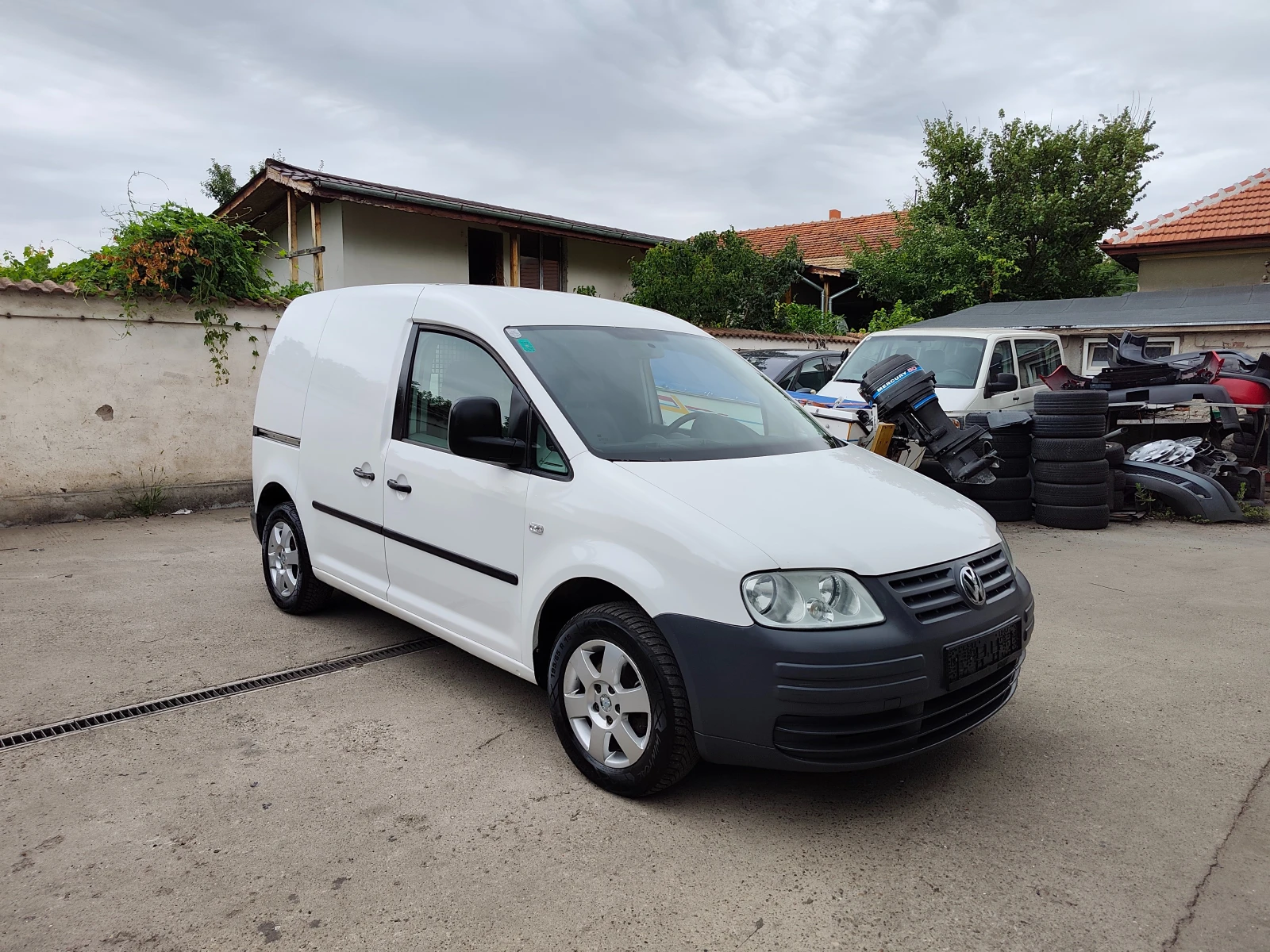 VW Caddy 1.9TDI КЛИМАТИК, снимка 3 - Автомобили и джипове - 55380098