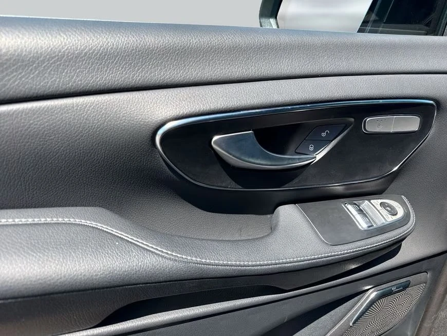 Mercedes-Benz V 300 d / AVANTGARDE / BURM / LONG / 360 / 7 МЕСТЕН / , снимка 8 - Автомобили и джипове - 55824556