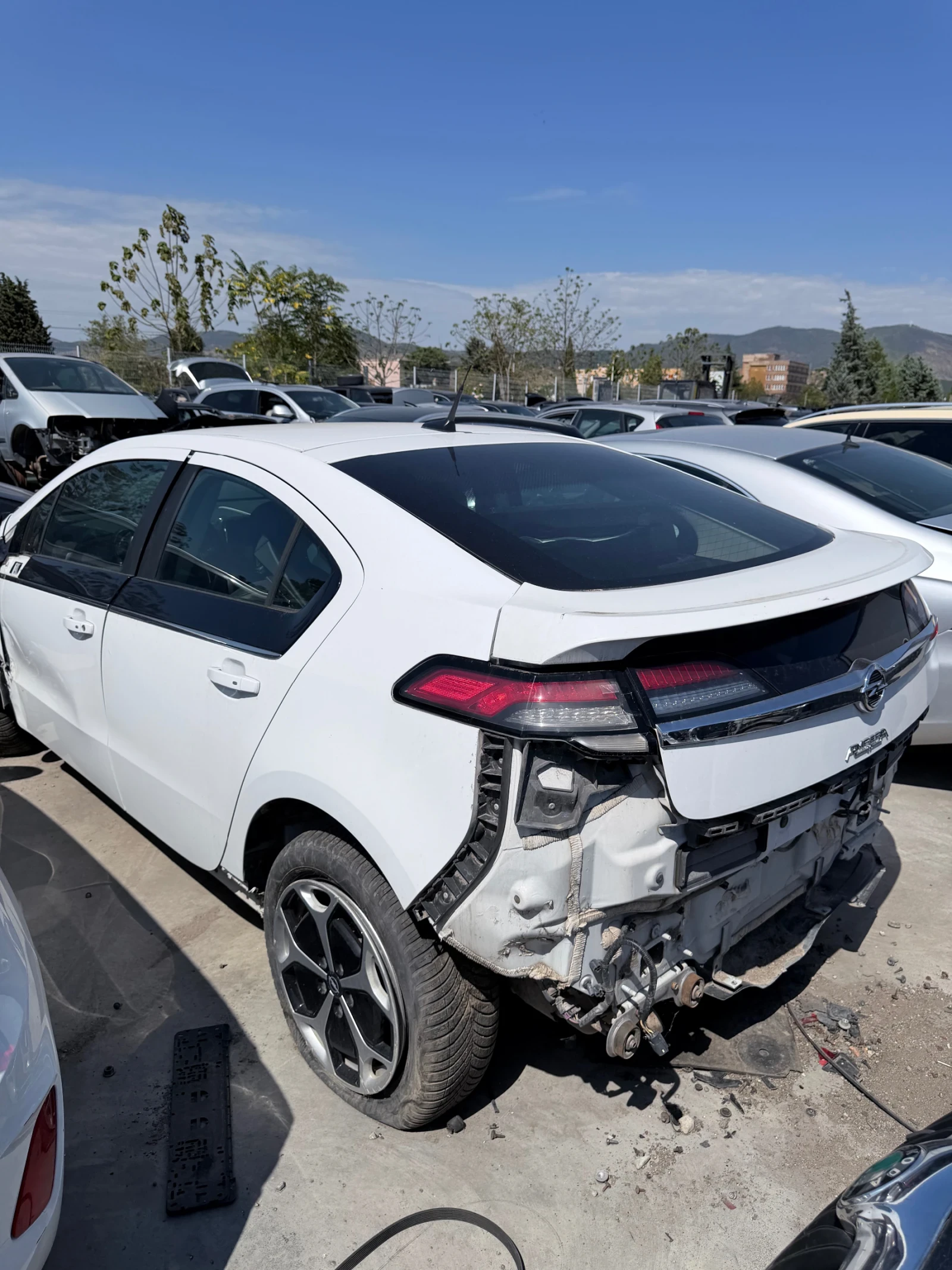 Opel Ampera, снимка 2 - Автомобили и джипове - 55898876