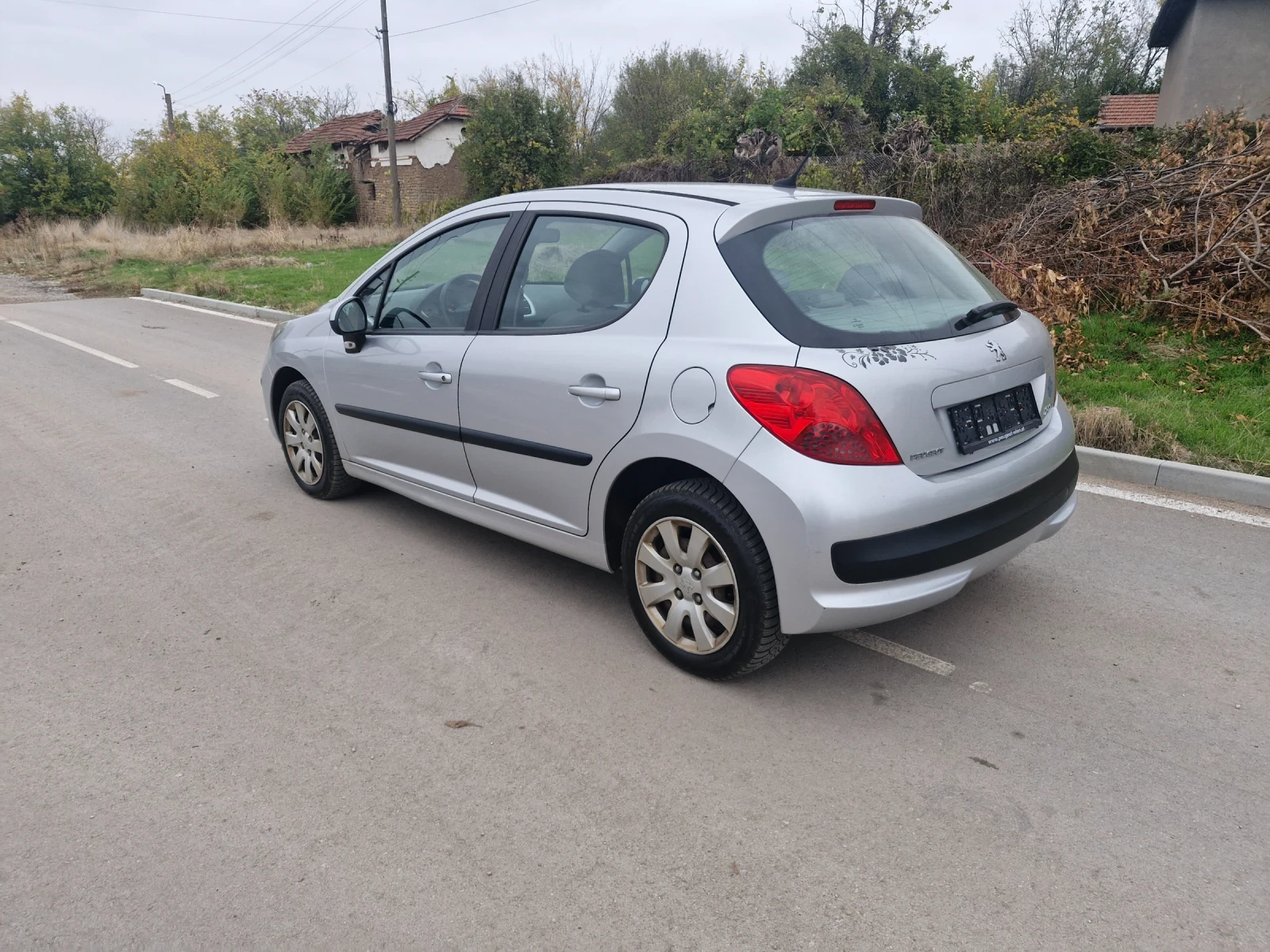 Peugeot 207 1.4i, снимка 6 - Автомобили и джипове - 56726499