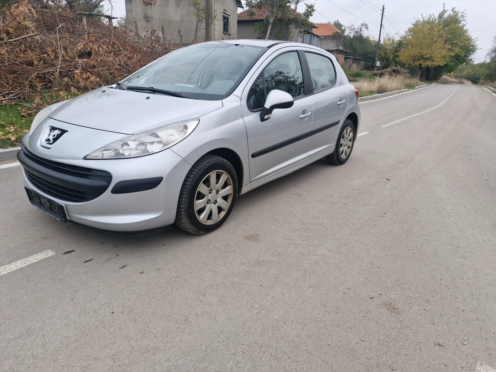 Peugeot 207 1.4i, снимка 3 - Автомобили и джипове - 56726499
