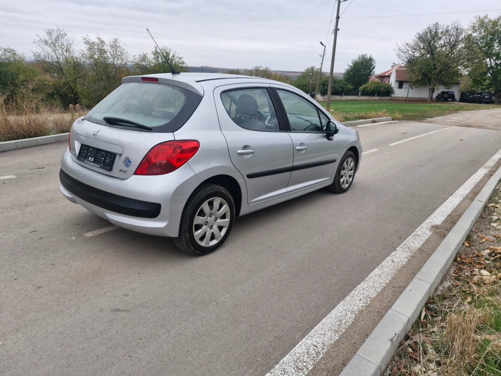 Peugeot 207 1.4i, снимка 4 - Автомобили и джипове - 56726499
