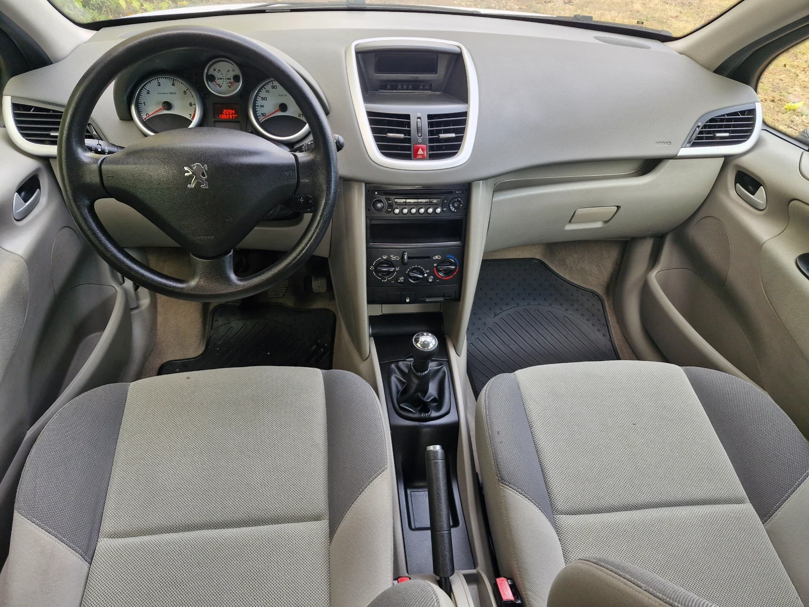 Peugeot 207 1.4i, снимка 7 - Автомобили и джипове - 56726499
