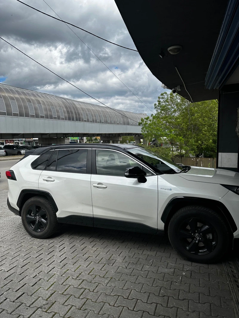 Toyota Rav4 Хибрид, снимка 2 - Автомобили и джипове - 47750995