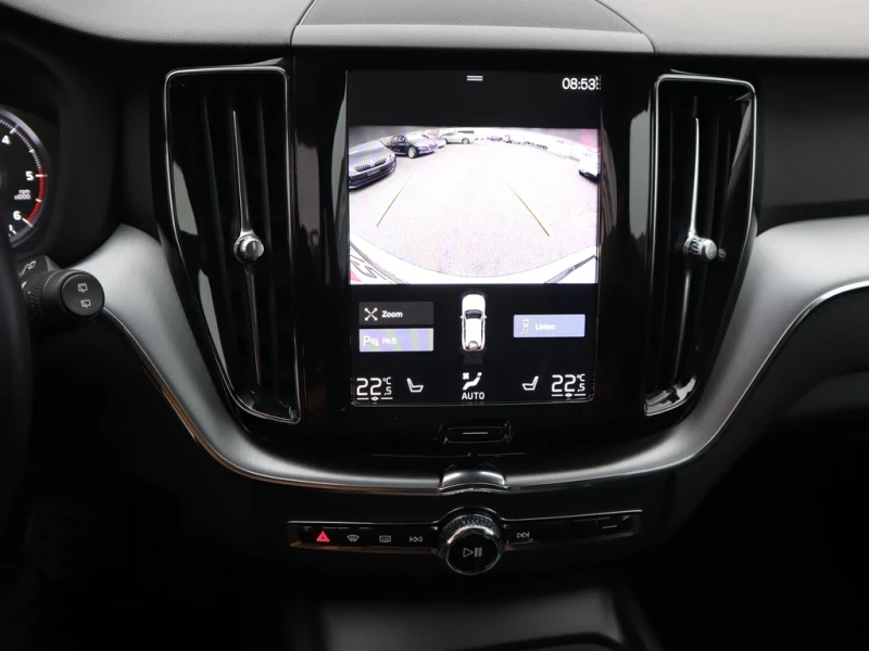 Volvo XC60 T6 Recharge Plug-in Hybrid AWD, снимка 8 - Автомобили и джипове - 49813690