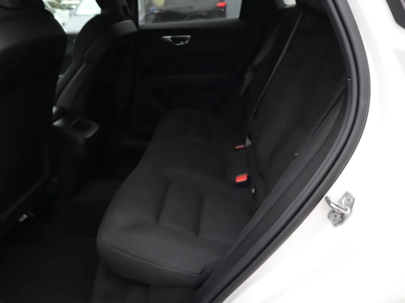 Volvo XC60 T6 Recharge Plug-in Hybrid AWD, снимка 6 - Автомобили и джипове - 49813690