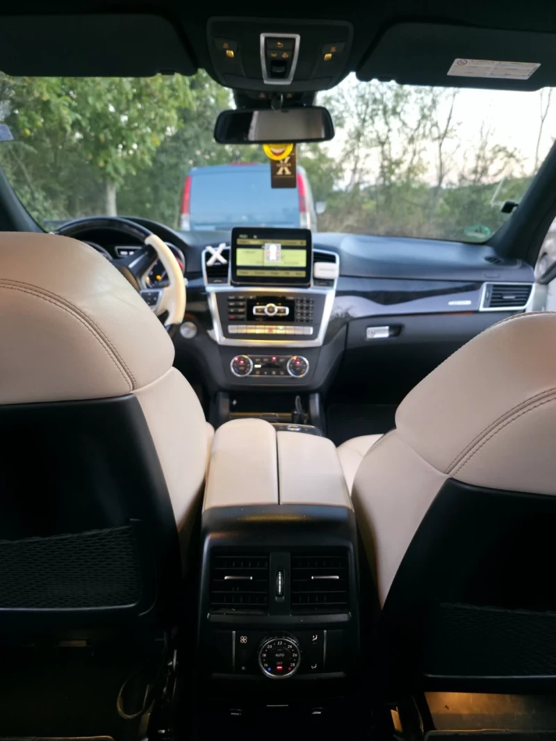 Mercedes-Benz ML 350  4MAT#AMG#DESIGNO#TV#DISTRONIK#OBDUHVANE, снимка 8 - Автомобили и джипове - 51775038