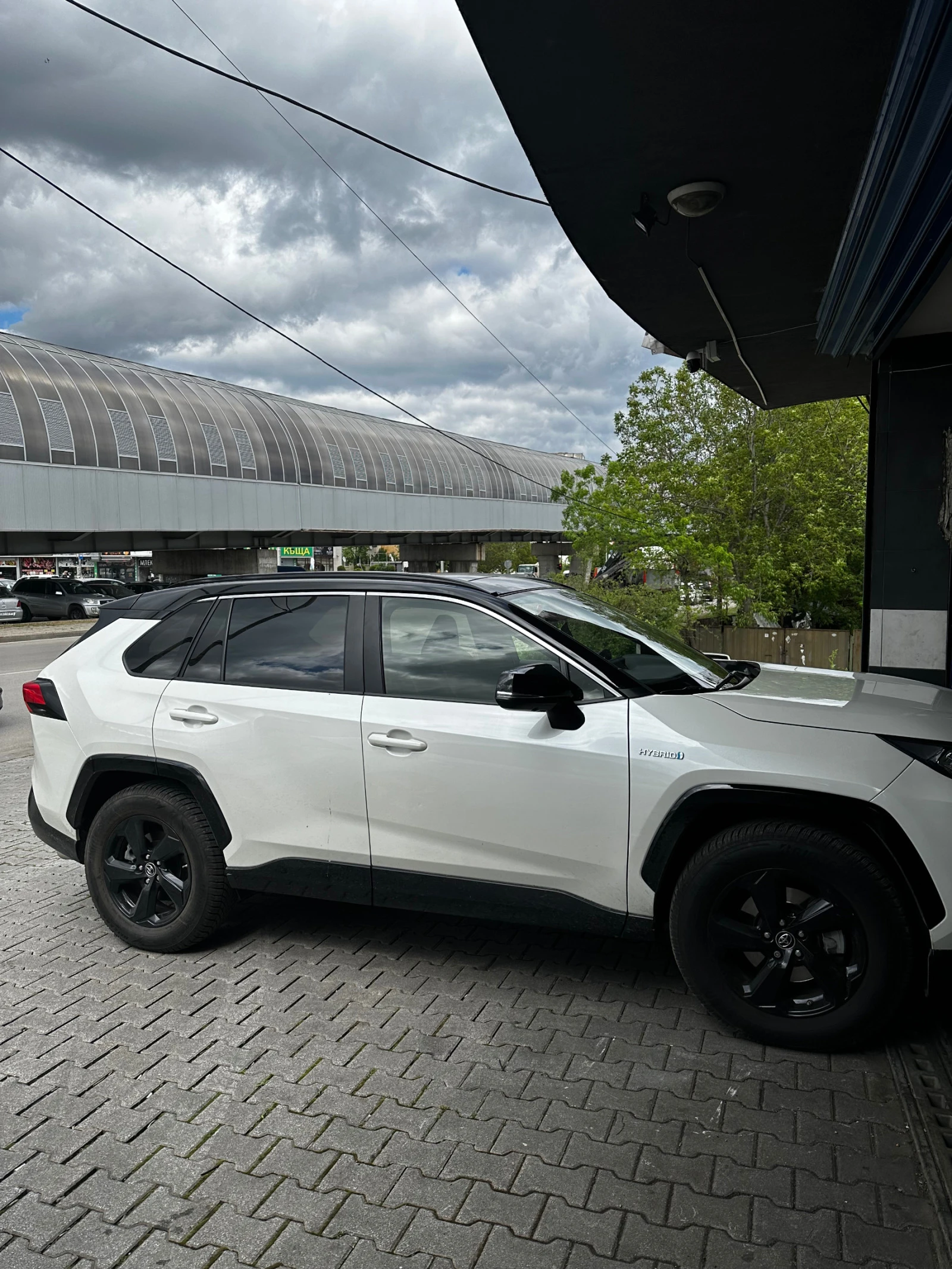 Toyota Rav4 Хибрид - изображение 2