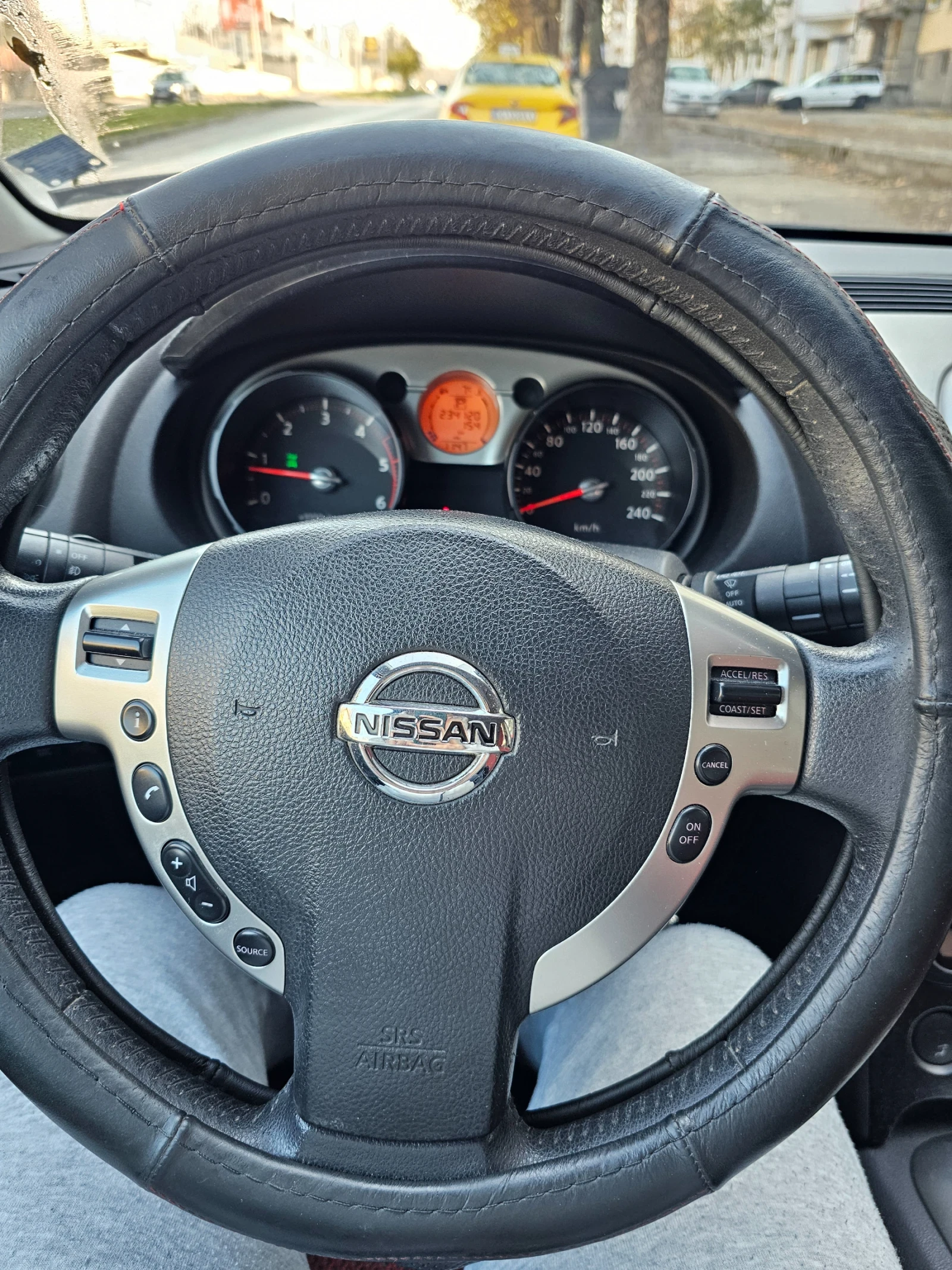 Nissan Qashqai 4х4 2.0 дизел. 150к.с. автоматик - изображение 9