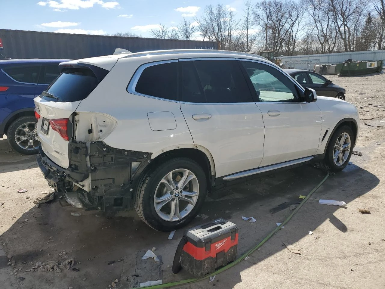 BMW X3 XDRIVE30I Пано* Подгрев* Следене* Налични части! - изображение 3
