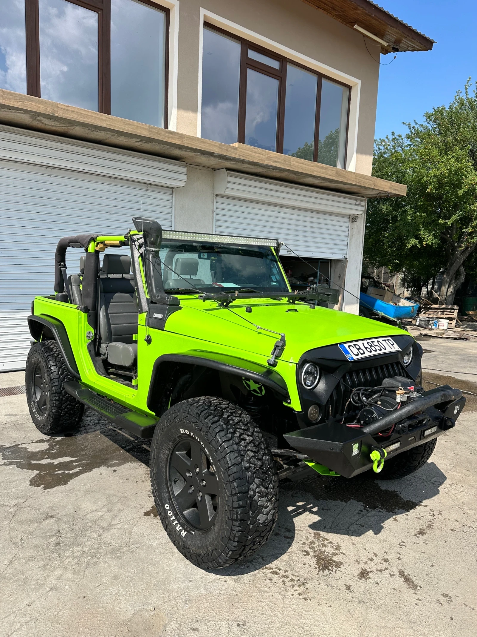 Jeep Wrangler 3.8 - изображение 2