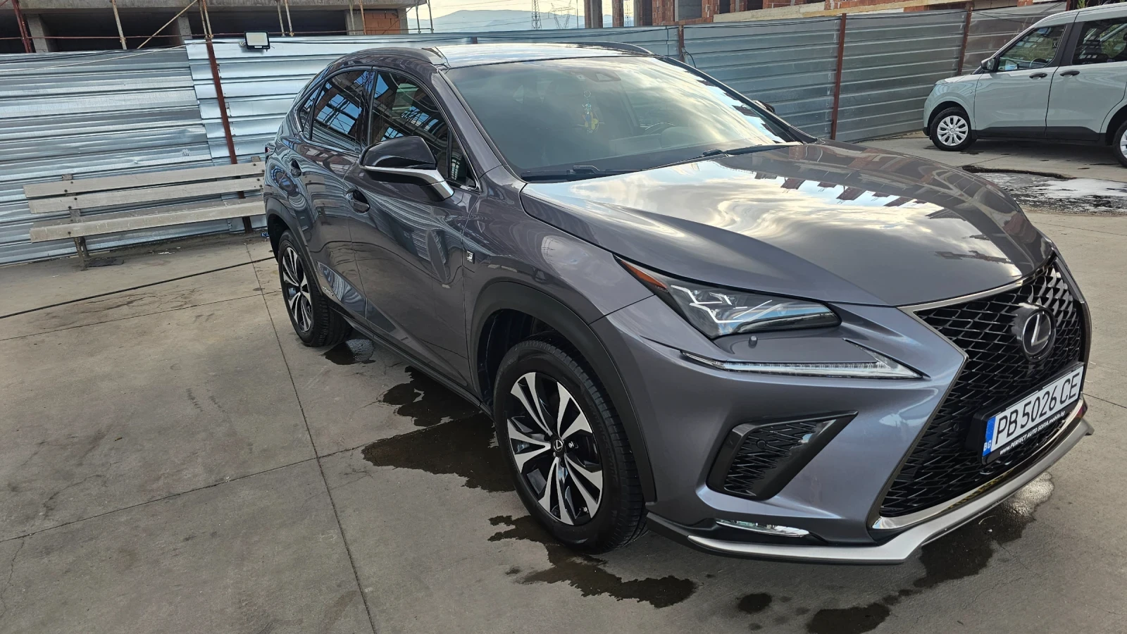 Lexus NX 300h ПЕРФЕКТЕН, F SPORT, HYBRID, снимка 4 - Автомобили и джипове - 55536449