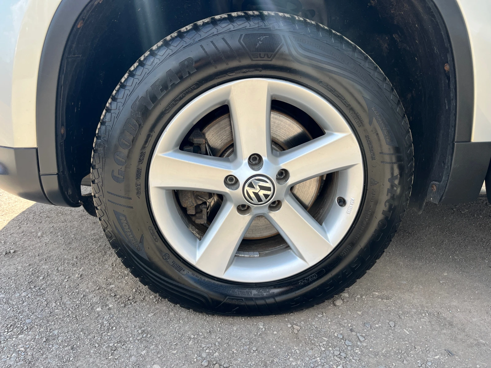 VW Tiguan 1.4 БЕНЗИН 4 MOTION, снимка 6 - Автомобили и джипове - 54124814