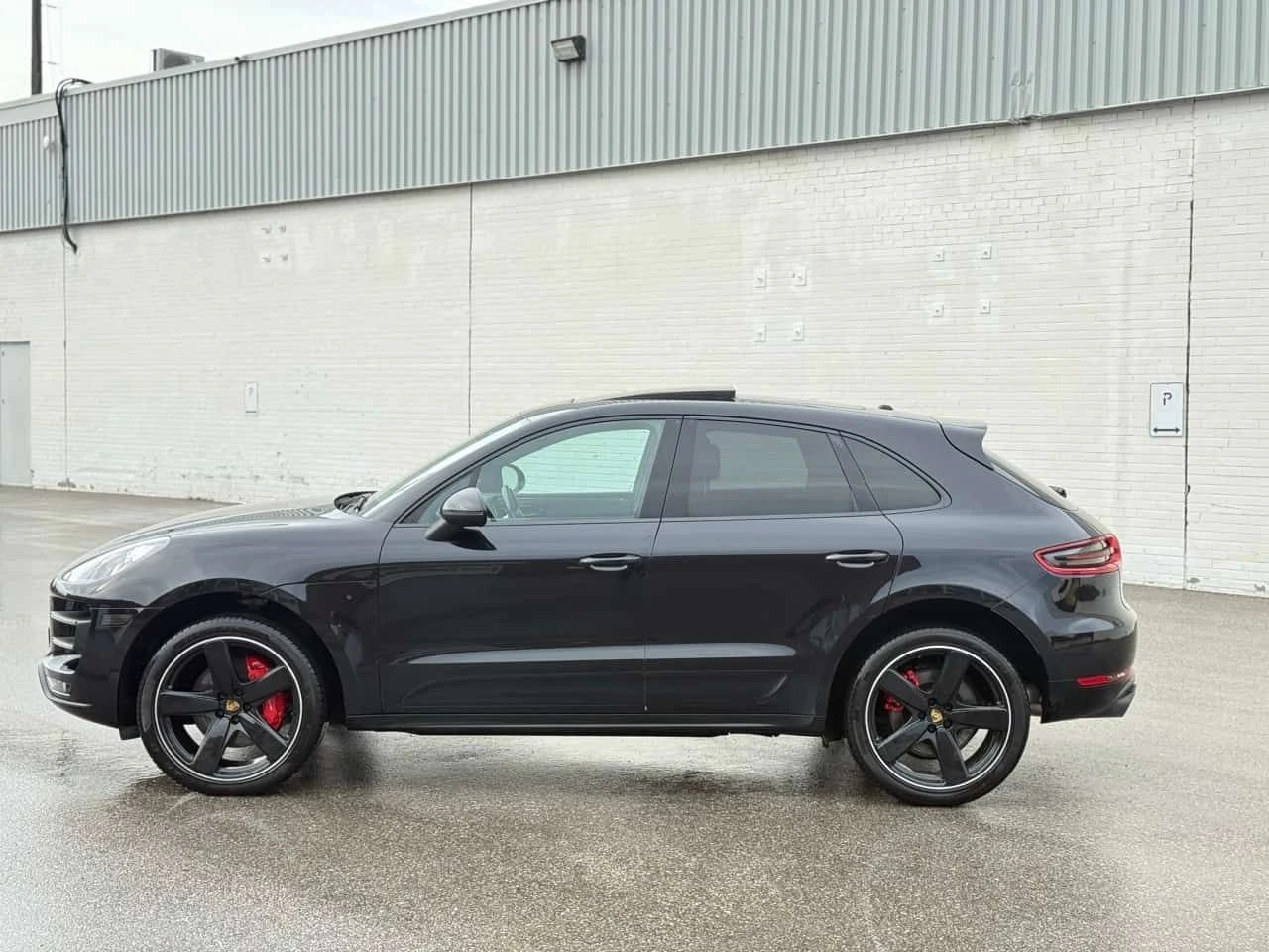 Porsche Macan Turbo  CARFAX, снимка 2 - Автомобили и джипове - 54269911