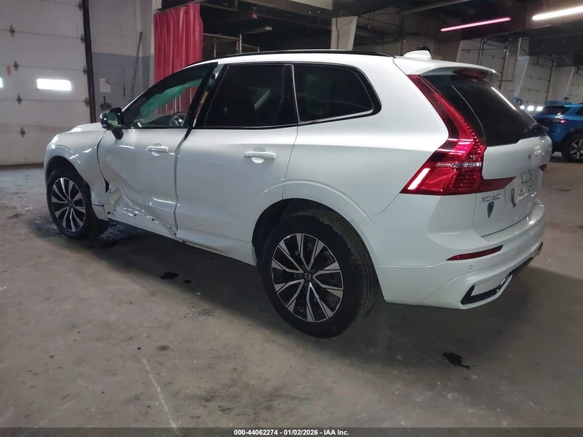 Volvo XC60 2l B5 Core, снимка 3 - Автомобили и джипове - 54438765