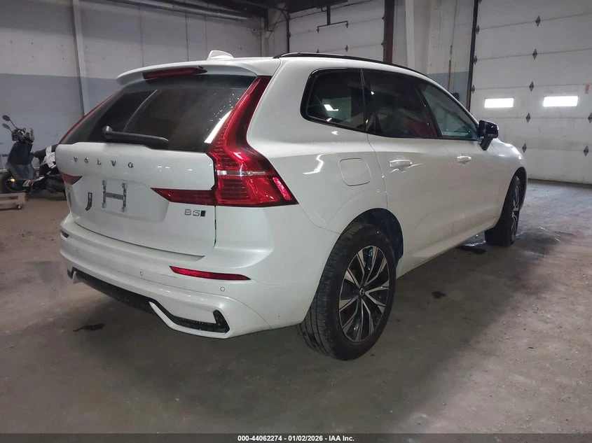 Volvo XC60 2l B5 Core, снимка 4 - Автомобили и джипове - 54438765