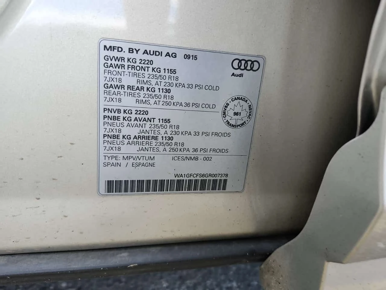 Audi Q3 * TECHNIK * CARFAX * БЕЗ ПЪРВОНАЧАЛНА ВНОСКА, снимка 15 - Автомобили и джипове - 55403905