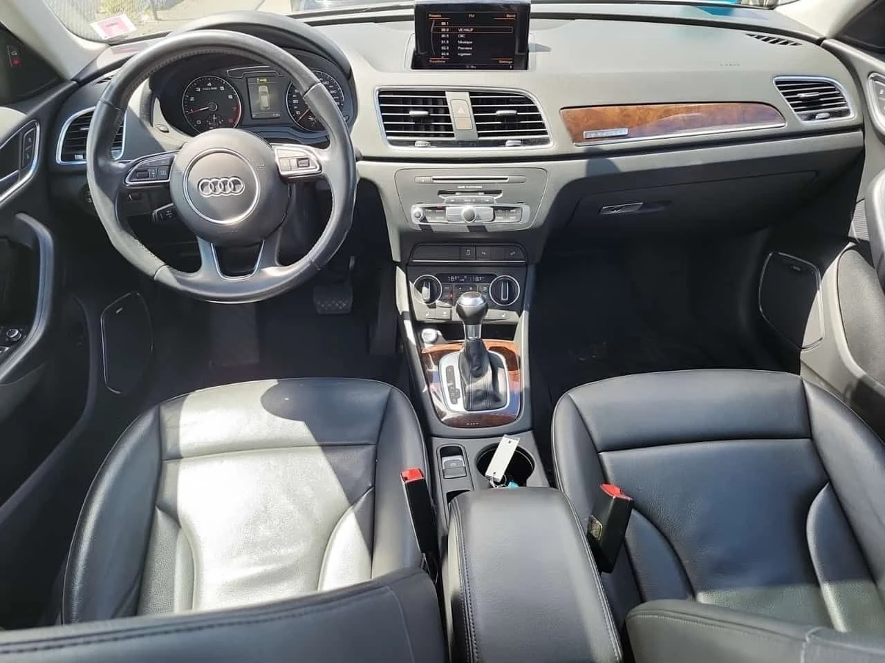 Audi Q3 * TECHNIK * CARFAX * БЕЗ ПЪРВОНАЧАЛНА ВНОСКА, снимка 10 - Автомобили и джипове - 55403905