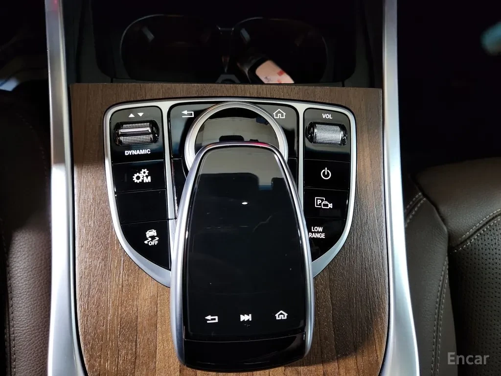 Mercedes-Benz G 400 DISTRONIC | HEADS UP | VENTED | 360, снимка 15 - Автомобили и джипове - 55960396