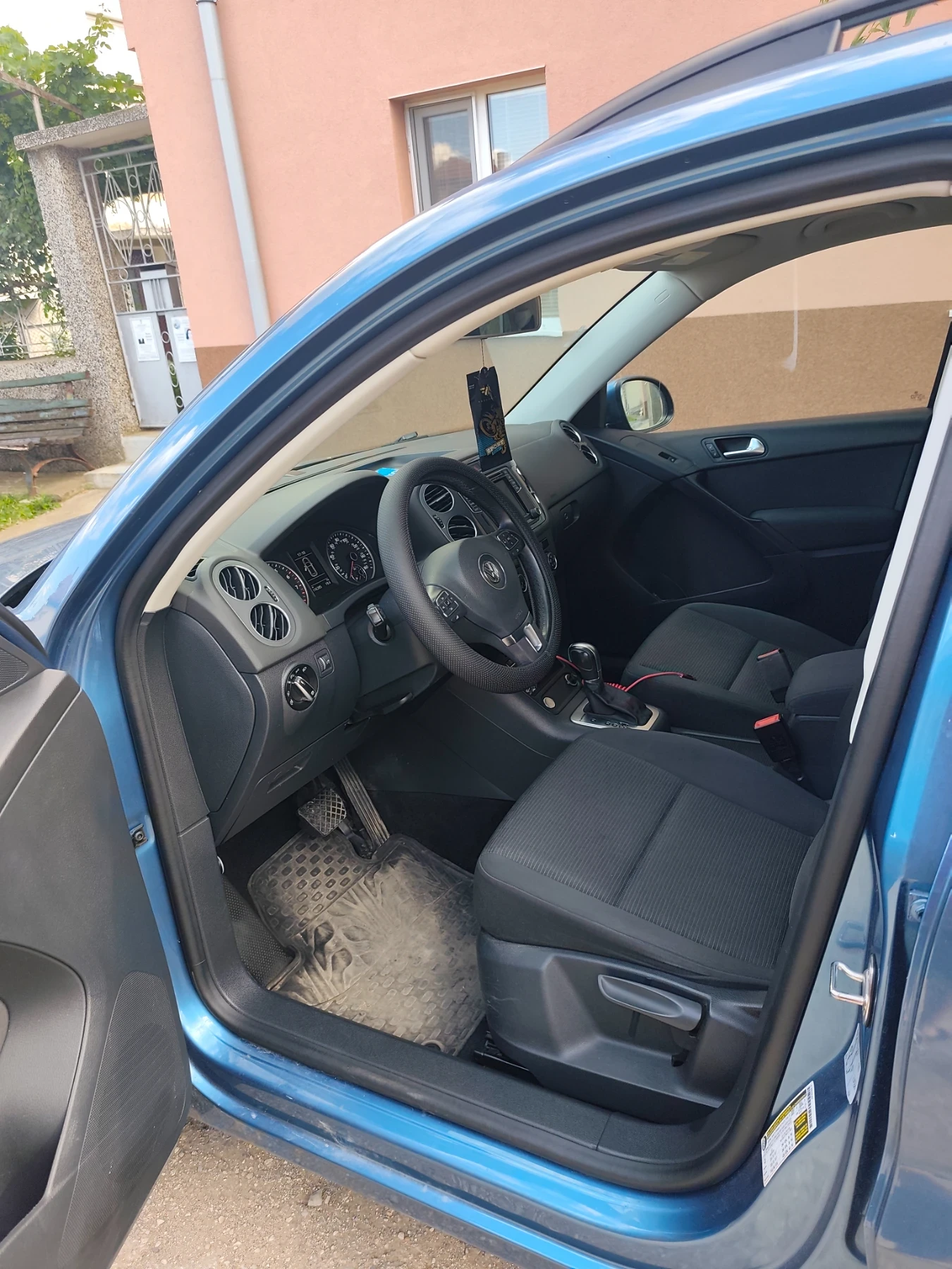 VW Tiguan, снимка 6 - Автомобили и джипове - 56661679