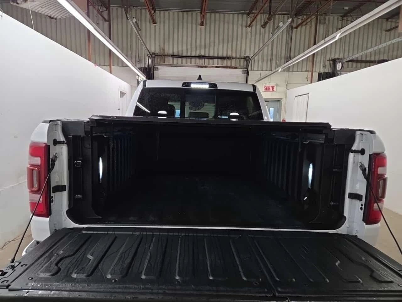 Dodge RAM 1500 5.7 V8 * LIMITED * H/K * ��������� * CARFAX *  | Mobile.bg � ����������� 15