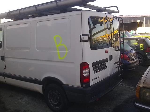 Renault Master 2.2/2.5 DCi, снимка 5 - Бусове и автобуси - 48320160