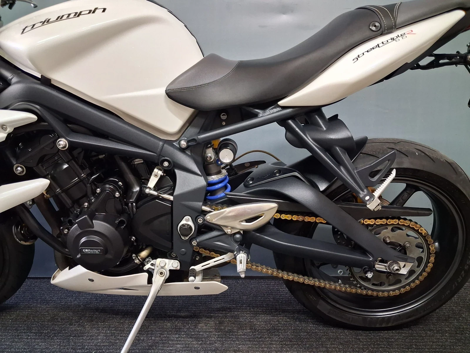 Triumph Street Triple 675 R, снимка 11 - Мотоциклети и мототехника - 55286657