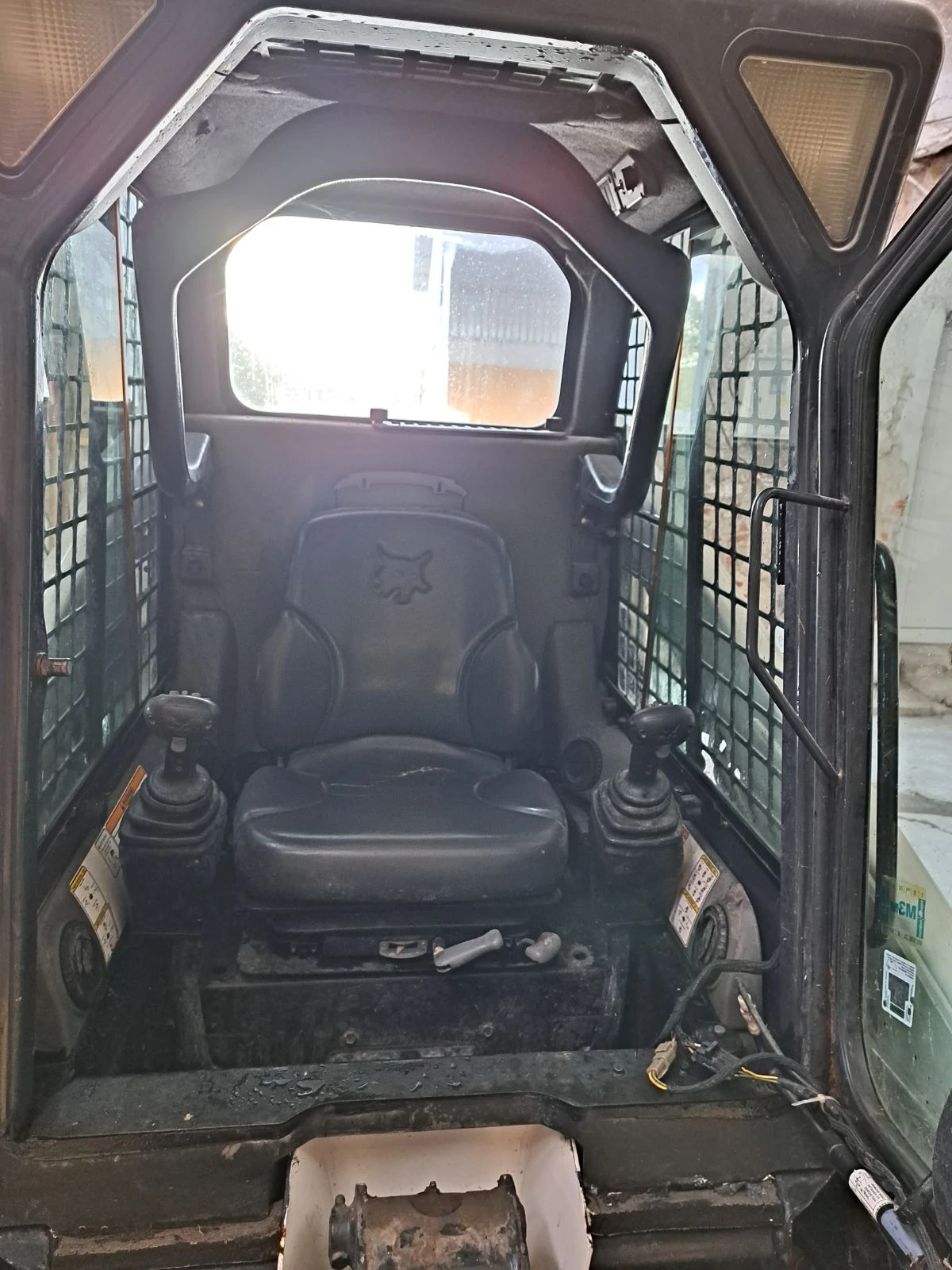Мини челни товарачи Bobcat S130 - изображение 8