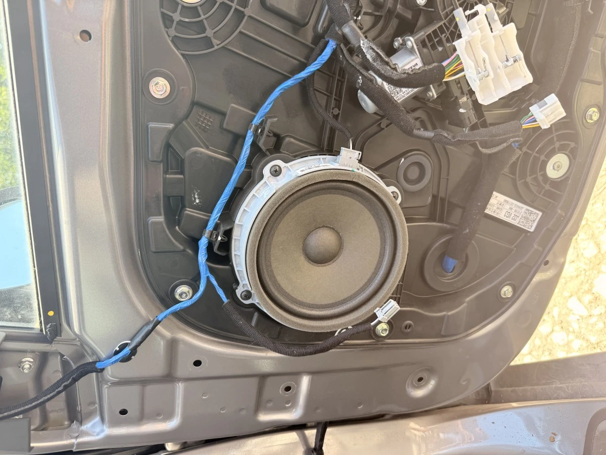 Тонколона предна дясна Hyundai Ioniq 2021 Electric Infinity 96330-G7500 n234