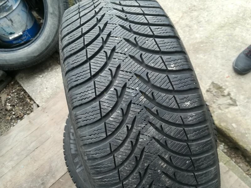 Гуми Зимни 215/55R16, снимка 2 - Гуми и джанти - 20432675