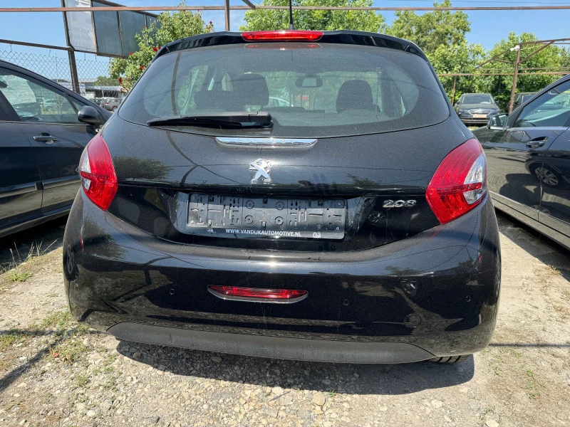 Peugeot 208, снимка 4 - Автомобили и джипове - 46317980