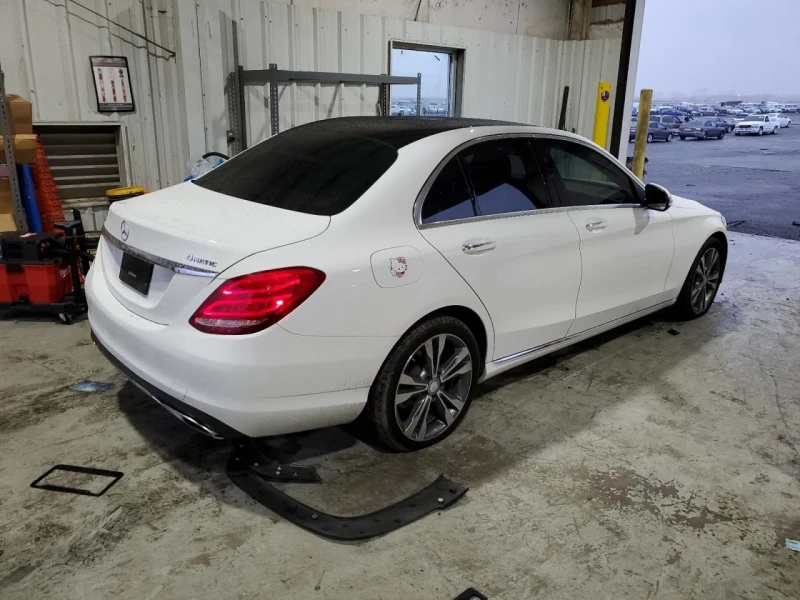 Mercedes-Benz C 300, снимка 3 - Автомобили и джипове - 48726165