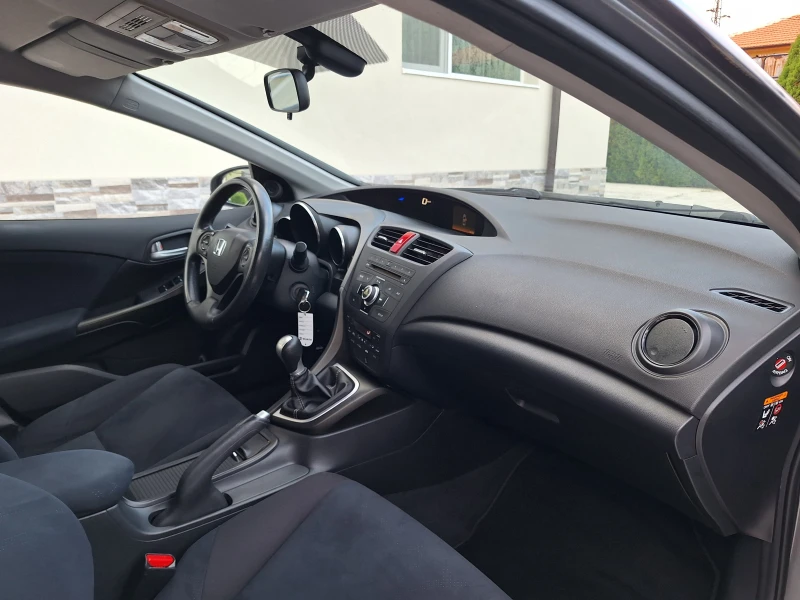 Honda Civic 1.6 I-DTEC , снимка 15 - Автомобили и джипове - 52044609