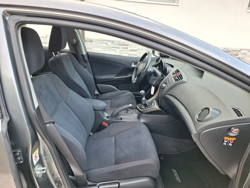 Honda Civic 1.6 I-DTEC , снимка 14 - Автомобили и джипове - 52044609