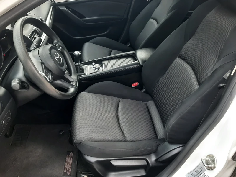 Mazda 3 2.0i SKYACTIVE , снимка 10 - Автомобили и джипове - 52140637