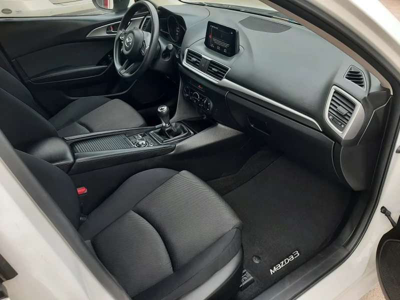 Mazda 3 2.0i SKYACTIVE , снимка 12 - Автомобили и джипове - 52140637