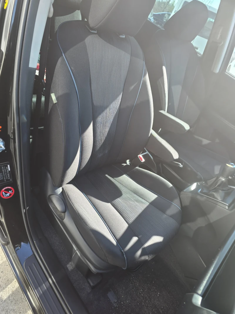 Mazda 5 2.0i 7места, снимка 8 - Автомобили и джипове - 52396011