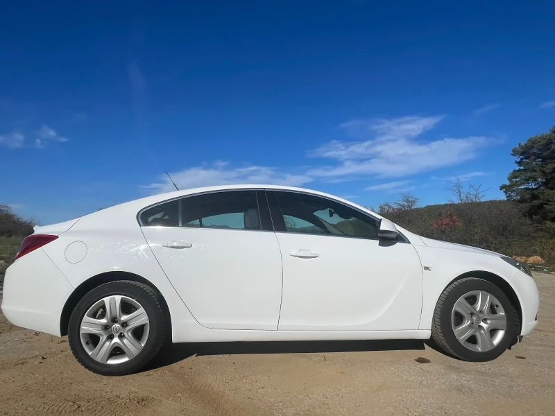 Opel Insignia, снимка 6 - Автомобили и джипове - 52559862