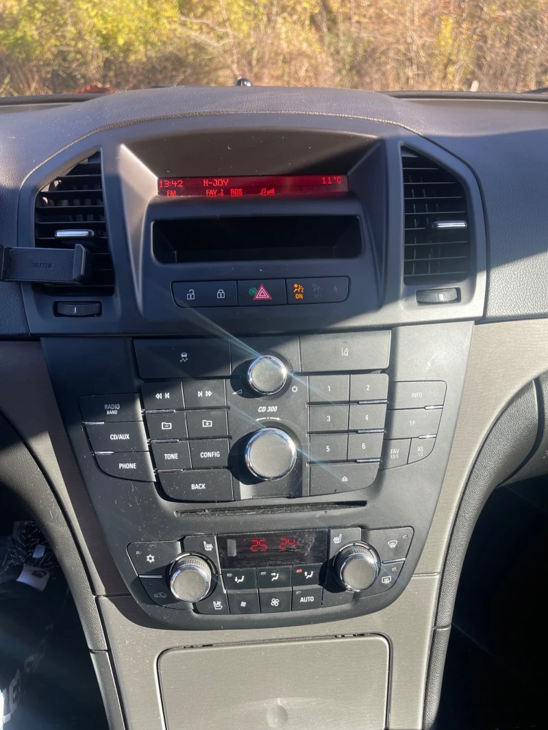 Opel Insignia, снимка 15 - Автомобили и джипове - 52559862