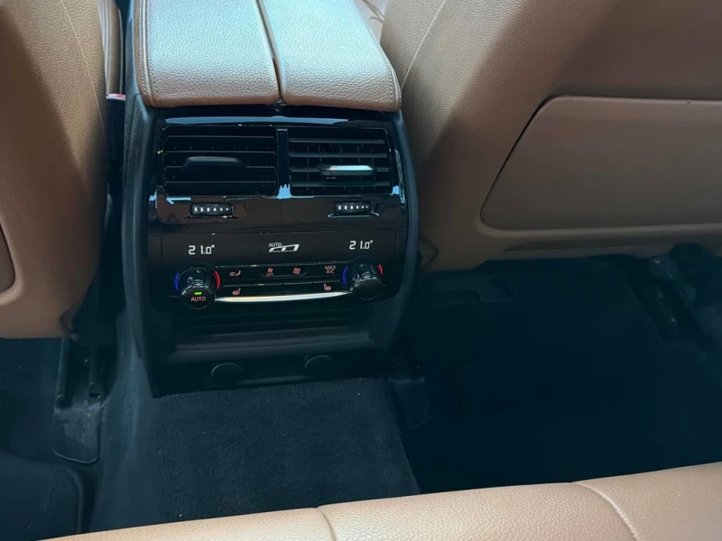 BMW 530 * 530i xDrive * CARFAX * БЕЗ ПЪРВОНАЧАЛНА ВНОСКА, снимка 11 - Автомобили и джипове - 52700237